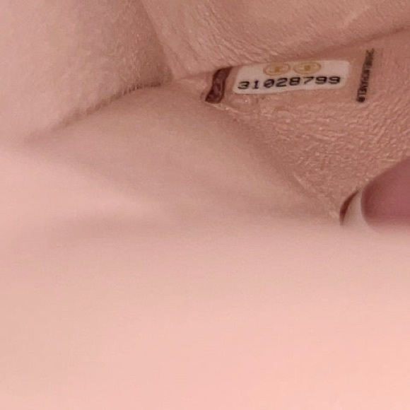 CHANEL CLASSIC FLAP BAG (AUTHENTIC) - Picture 2 of 13